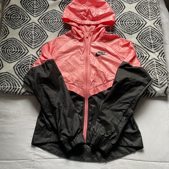 Nike Windbreaker - Picture 2 of 5